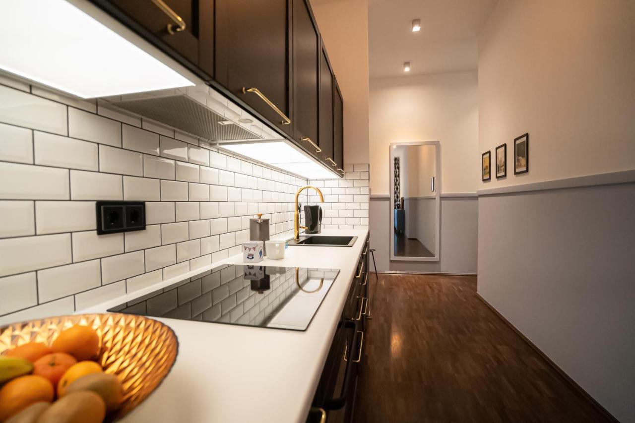 Designer Loft-Ferienwohnung Im Zentrum Mit Tiefgaragen-Parkplatz, Waschmaschine Und Privatterrasse Leipzig Exteriör bild