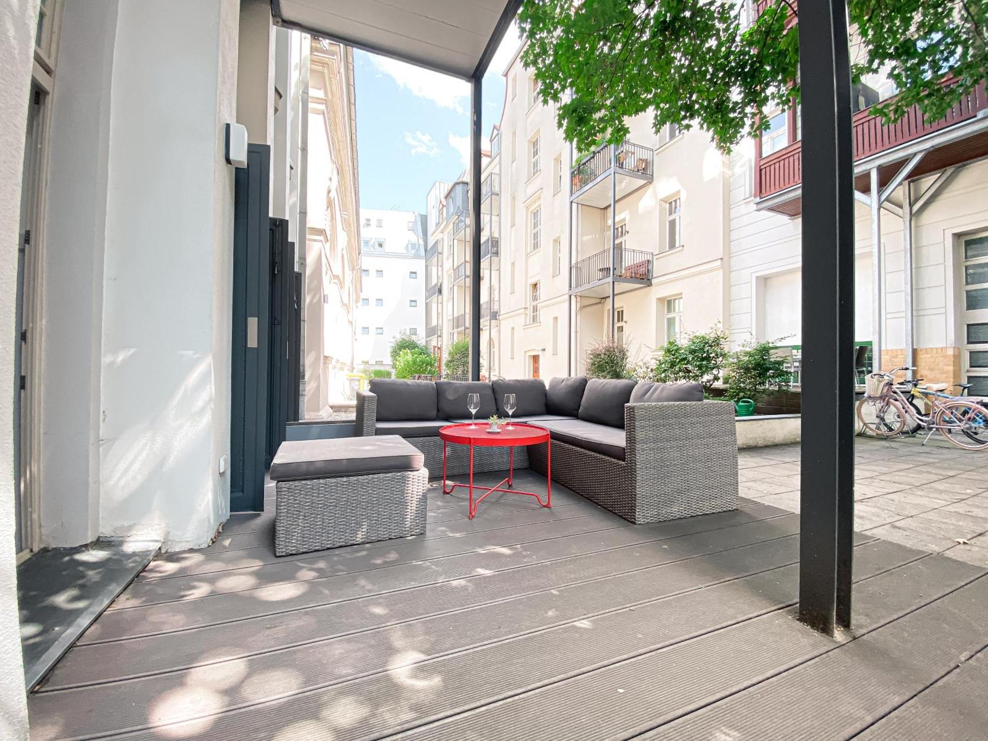 Designer Loft-Ferienwohnung Im Zentrum Mit Tiefgaragen-Parkplatz, Waschmaschine Und Privatterrasse Leipzig Exteriör bild