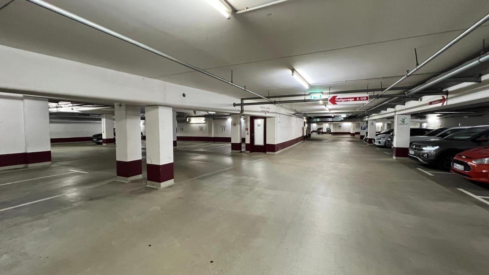 Designer Loft-Ferienwohnung Im Zentrum Mit Tiefgaragen-Parkplatz, Waschmaschine Und Privatterrasse Leipzig Exteriör bild
